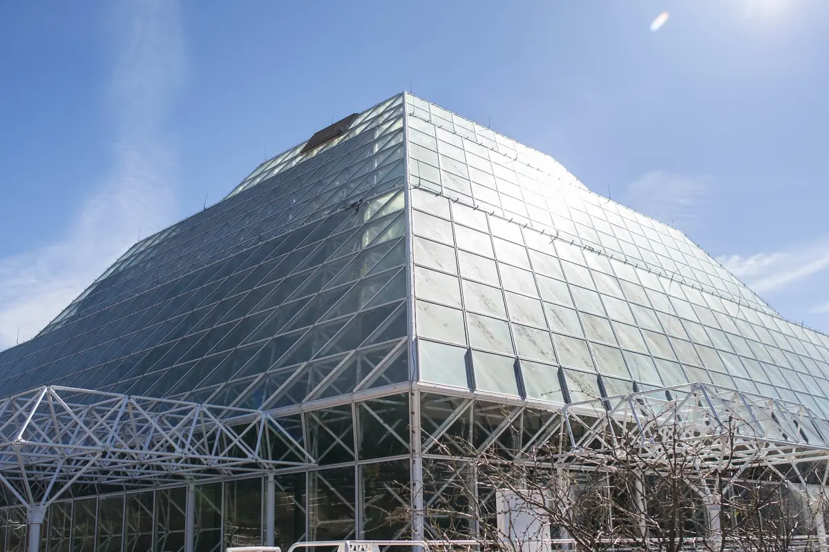 Die Glaspyramide von Biosphere 2