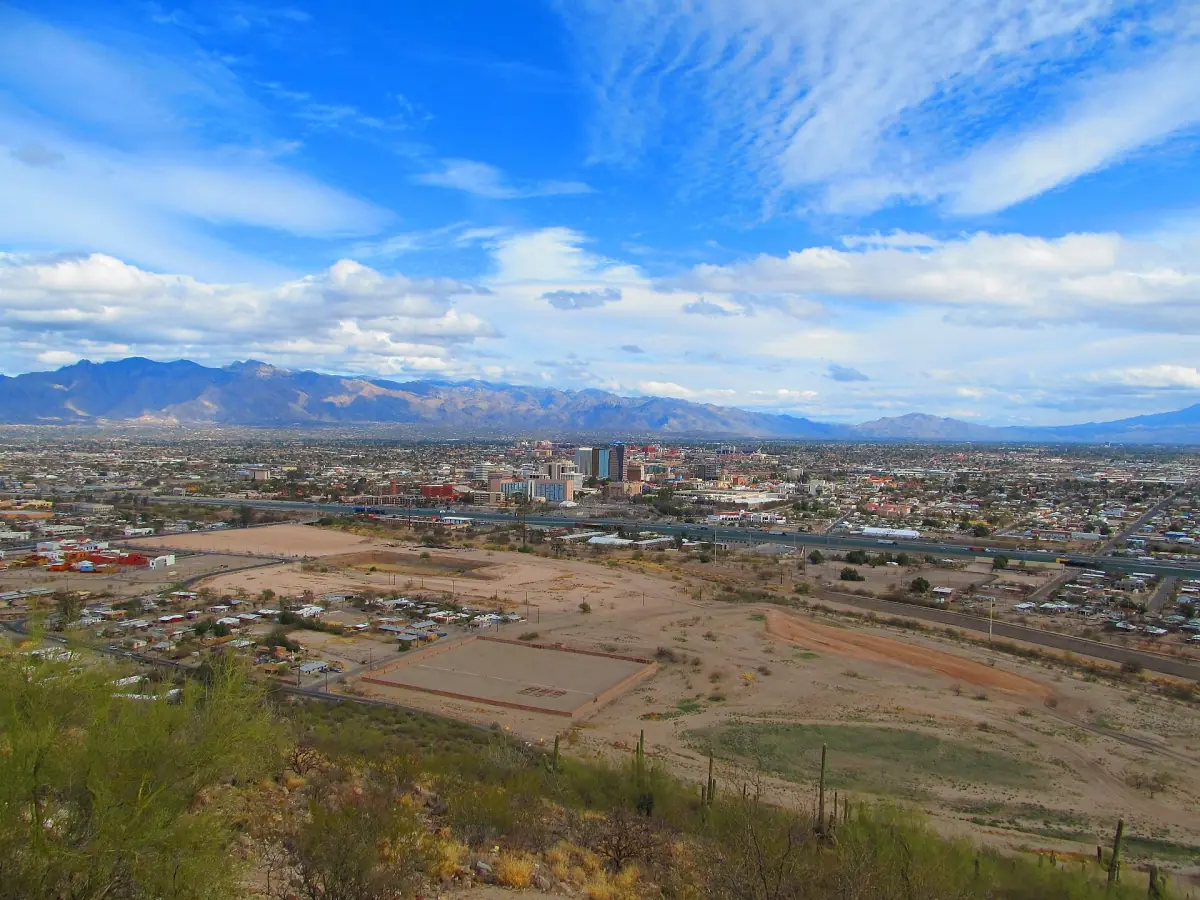 Tucson im Tal, gesehen vom Sentinel Peak